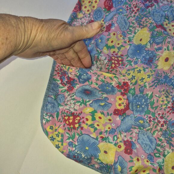 Multi-color Shirt Apron, Blue & Yellow & Red Flowers, Snap Front 2 Pockets. - Picture 2 of 5